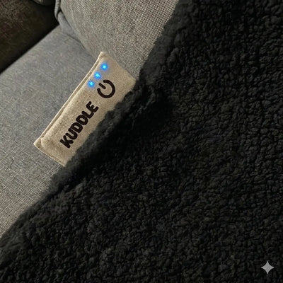 Kuddle Elektrische Deken Draadloos - Warmtedeken Infrarood & Oplaadbaar - Teddy 'Black' 135x45cm - Inclusief Batterij Kuddle | Draadloze Warmtekussens